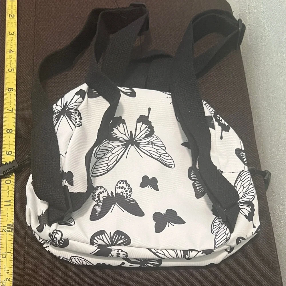 #1090+ Elegant Butterfly Girls Backpack - Black and White - Picture 3 of 3